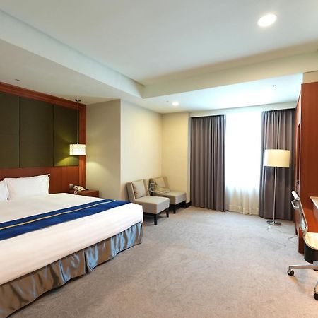 Hiyeshotel勤天商旅-花蓮館 Hualien stad Exteriör bild