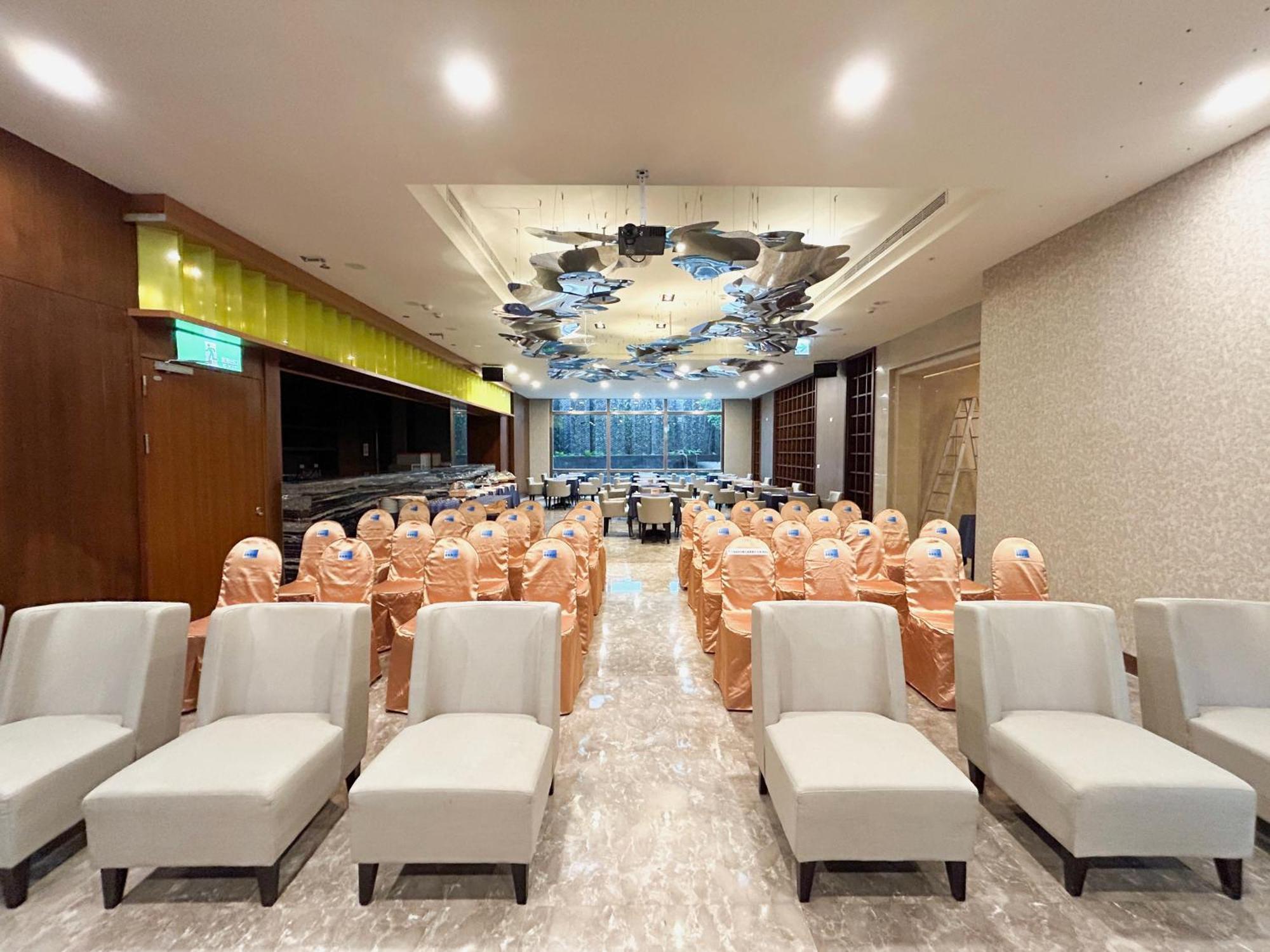 Hiyeshotel勤天商旅-花蓮館 Hualien stad Exteriör bild