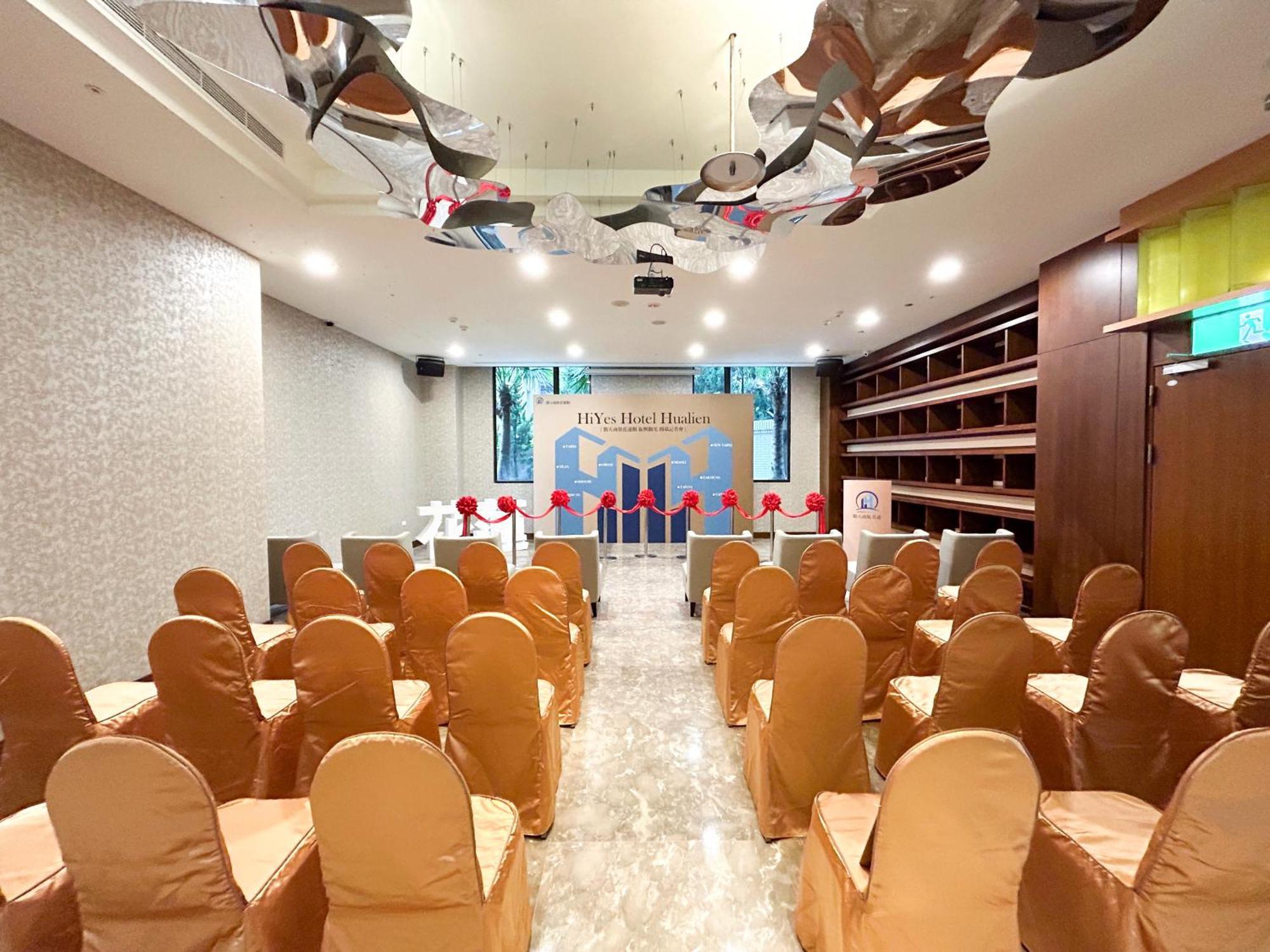 Hiyeshotel勤天商旅-花蓮館 Hualien stad Exteriör bild