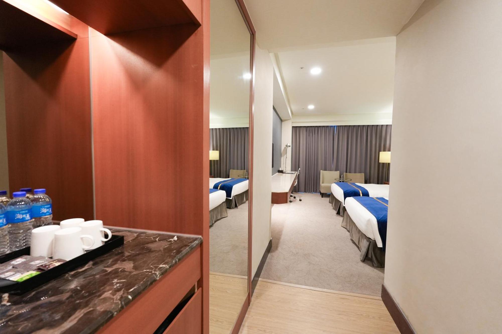 Hiyeshotel勤天商旅-花蓮館 Hualien stad Exteriör bild