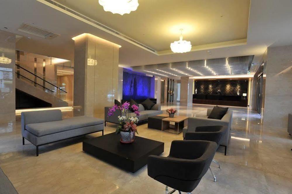Hiyeshotel勤天商旅-花蓮館 Hualien stad Exteriör bild